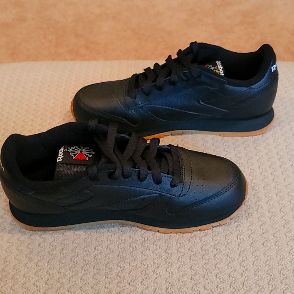 NWOB Reebok Classic - Picture 4 of 8